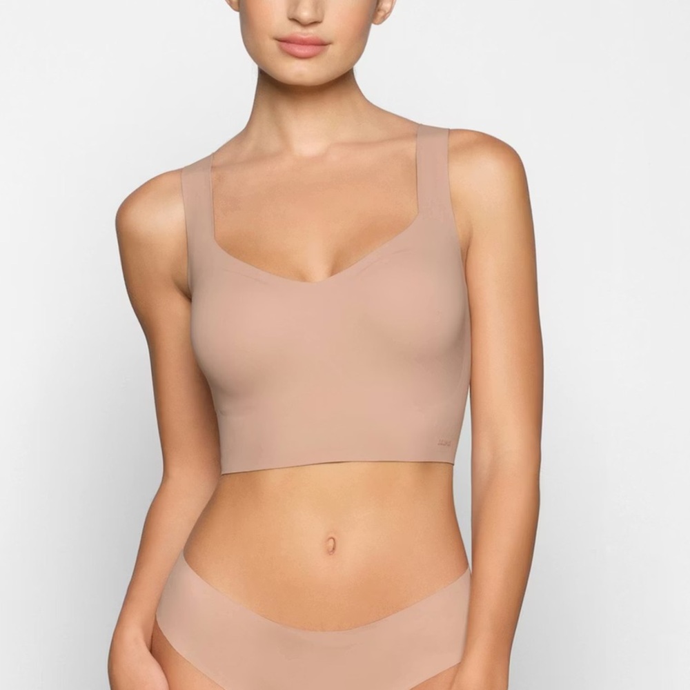 SKIMS Nude Seamless Scoop Bralette